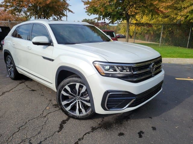 2022 Volkswagen Atlas Cross Sport 3.6L V6 SEL Premium R-Line — photo 1 of 10