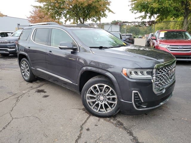 2022 GMC Acadia Denali — photo 1 of 10