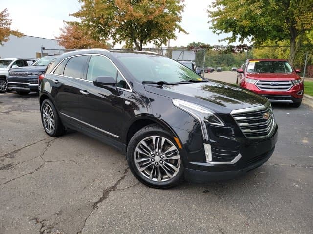 2017 Cadillac XT5 Base — photo 1 of 10