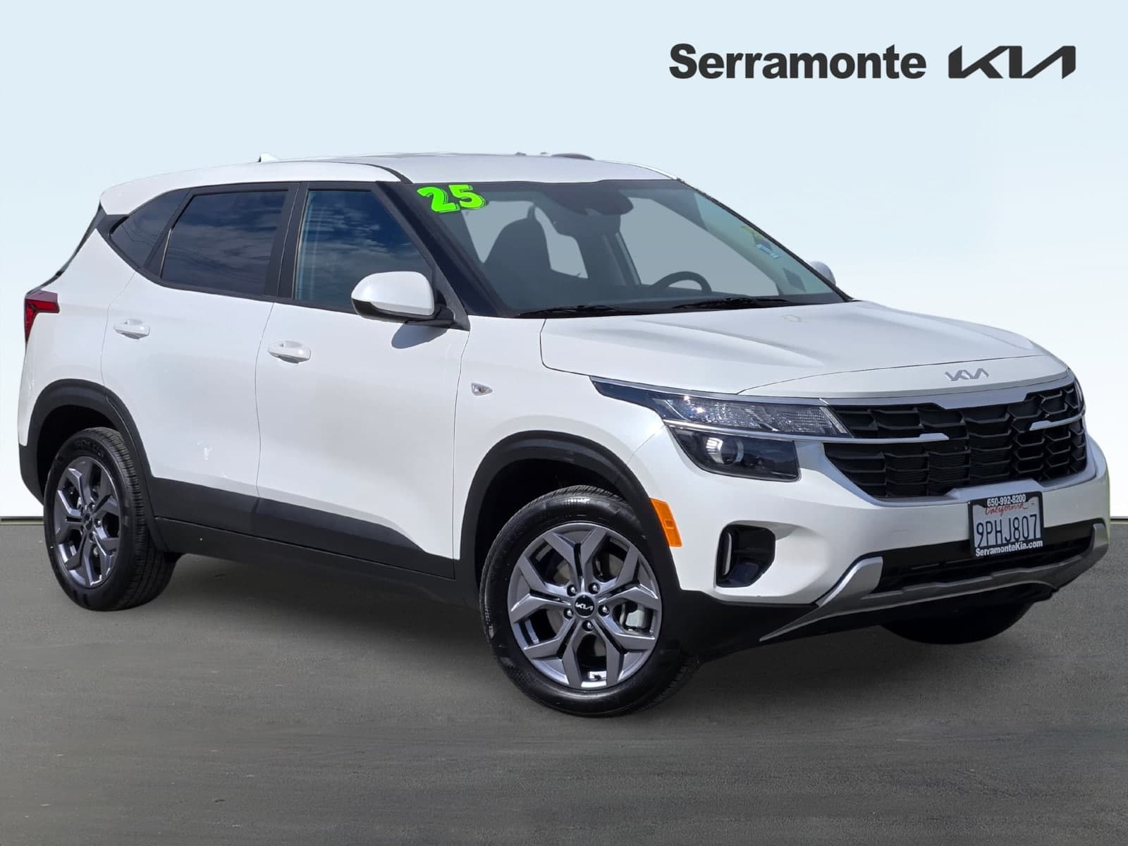 2025 Kia Seltos LX — photo 1 of 27