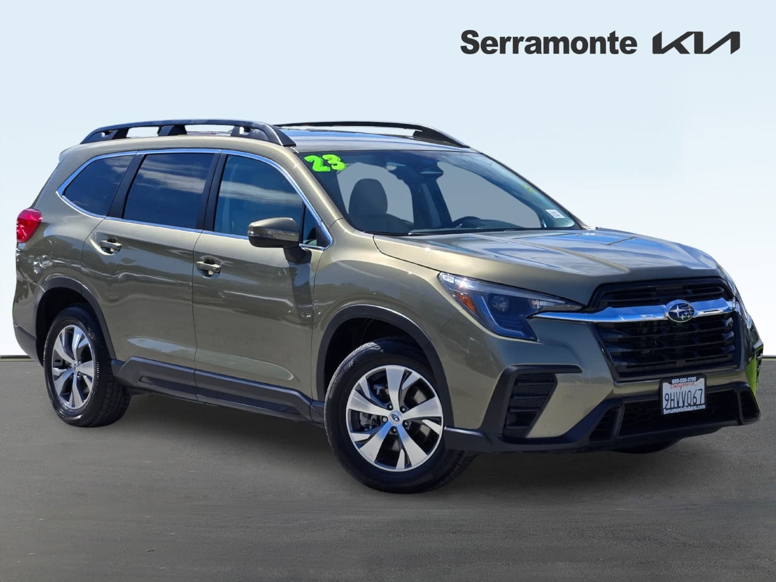 2023 Subaru Ascent Premium — photo 1 of 27