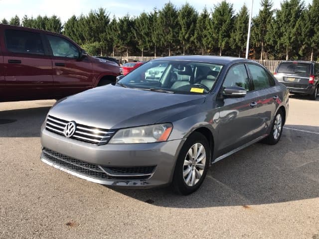 2015 Volkswagen Passat Base — photo 1 of 11