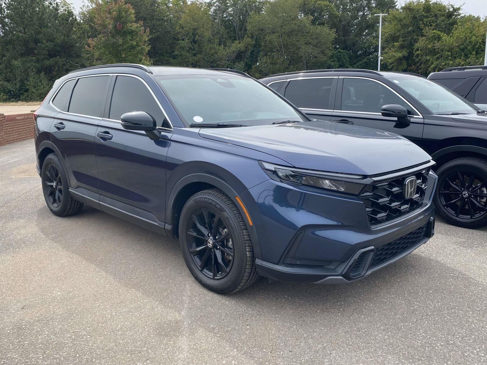 2025 Honda CR-V Hybrid Sport-L — photo 1 of 12