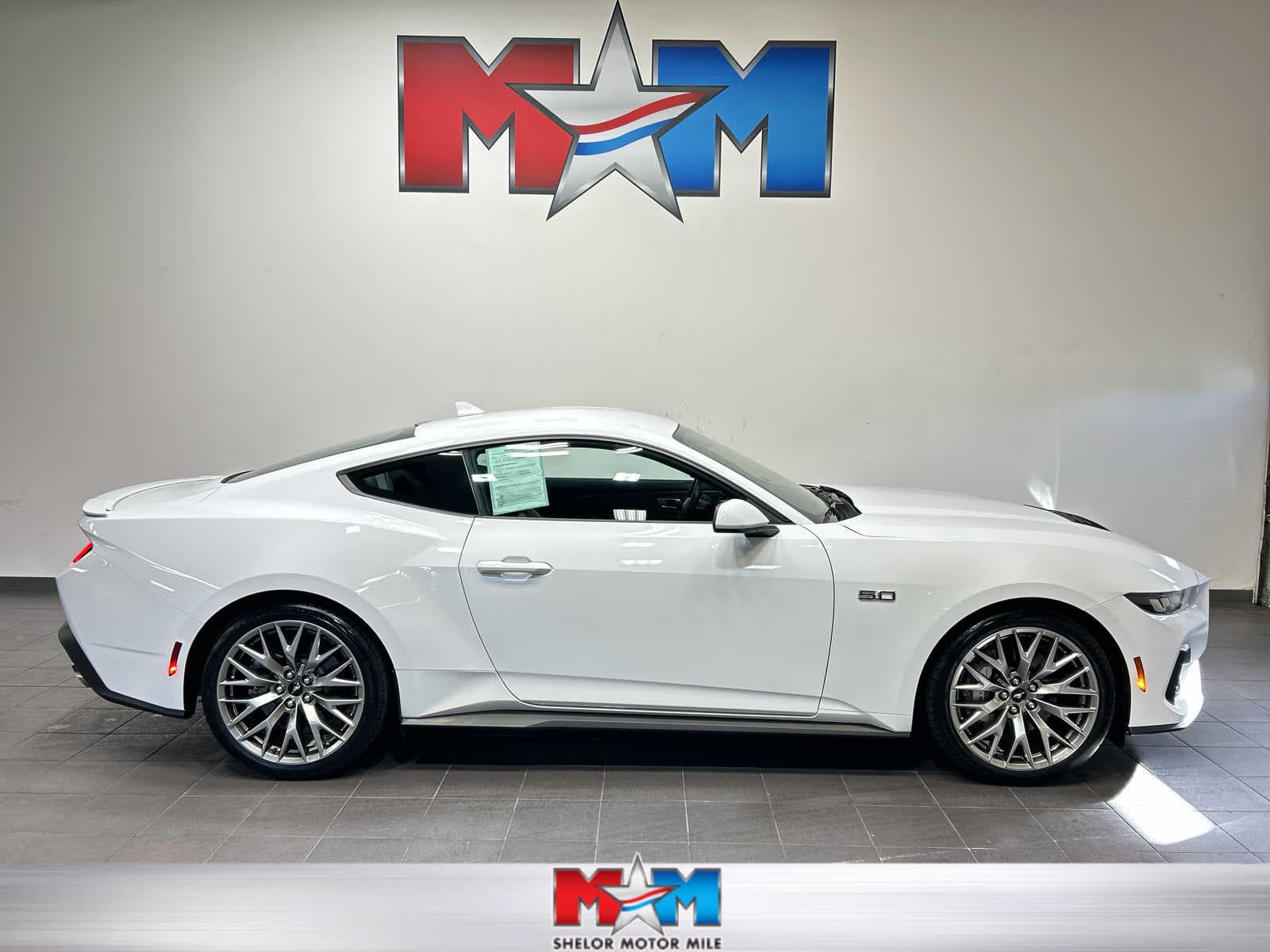 2024 Ford Mustang GT — photo 1 of 30