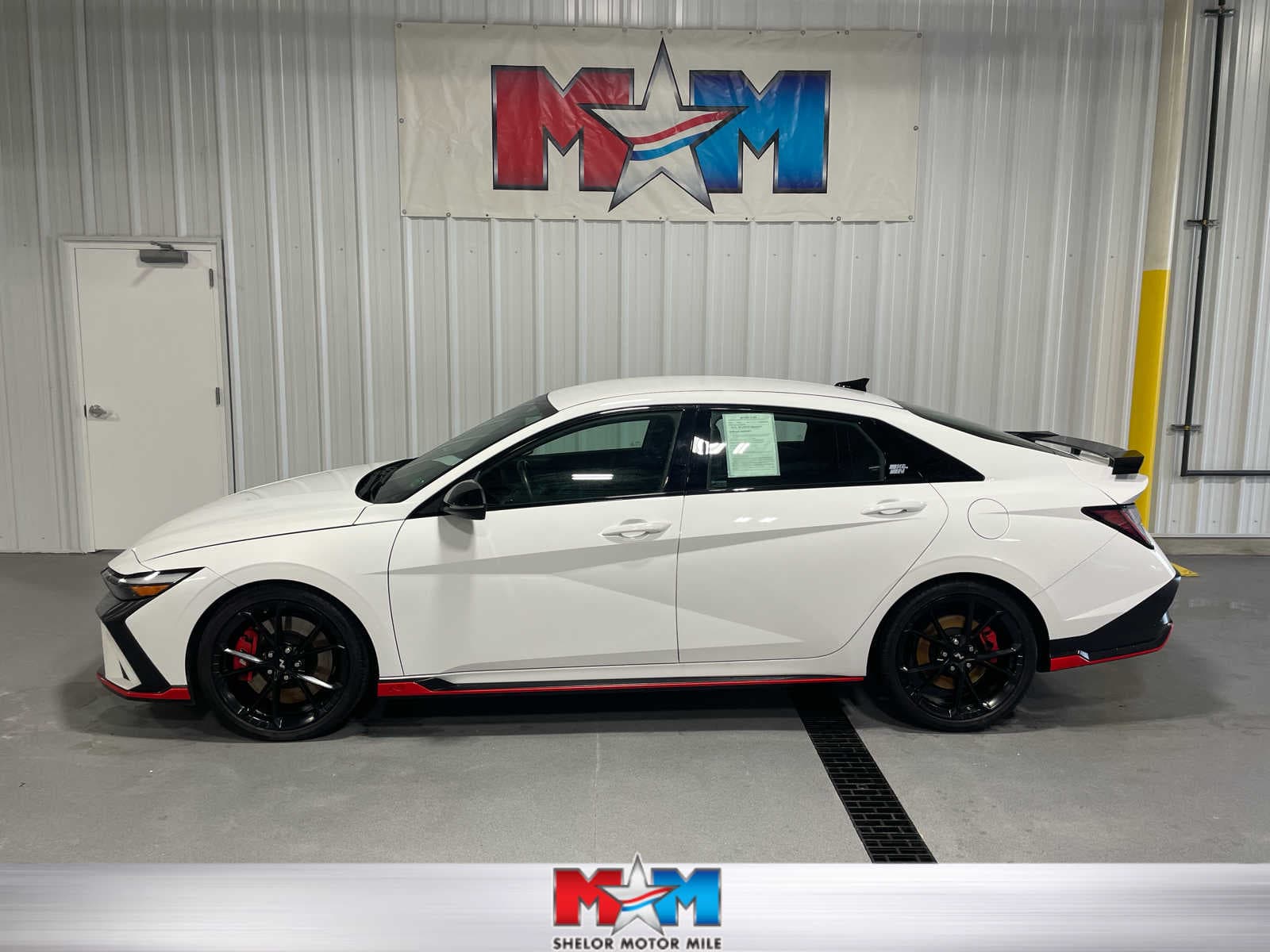2025 Hyundai Elantra N Base — photo 1 of 8