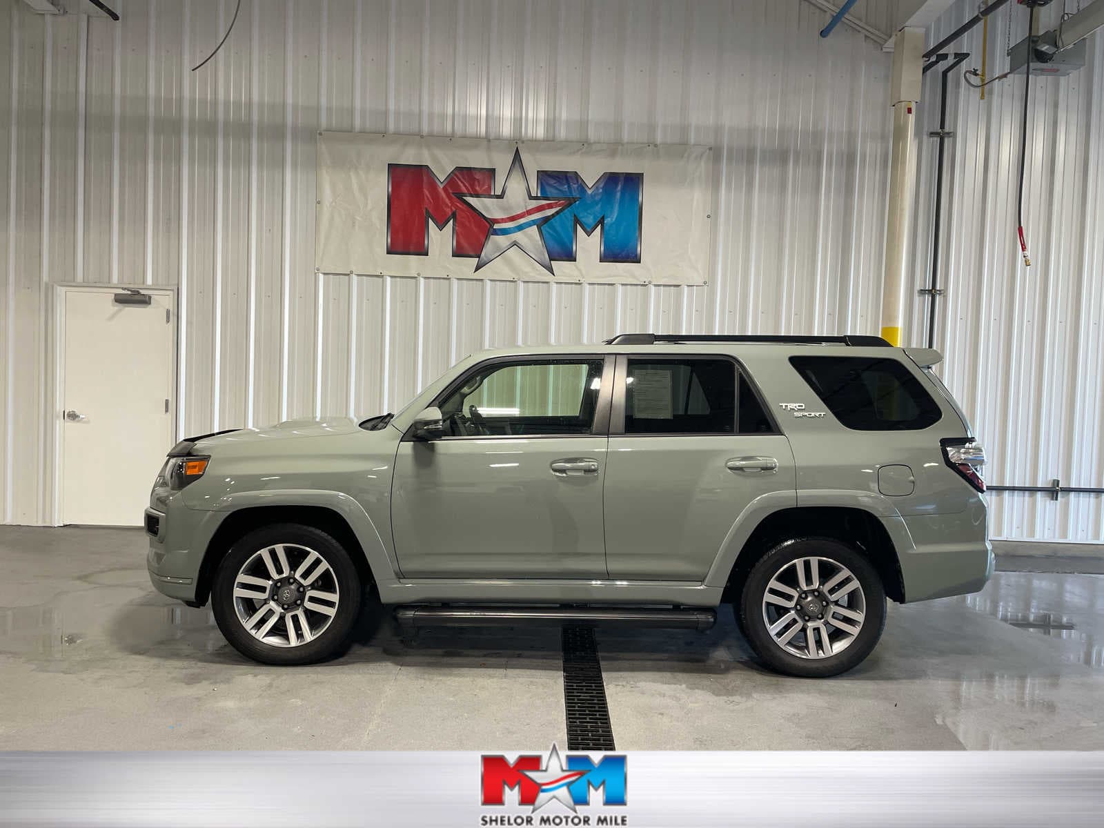 2022 Toyota 4Runner TRD Sport — photo 1 of 8