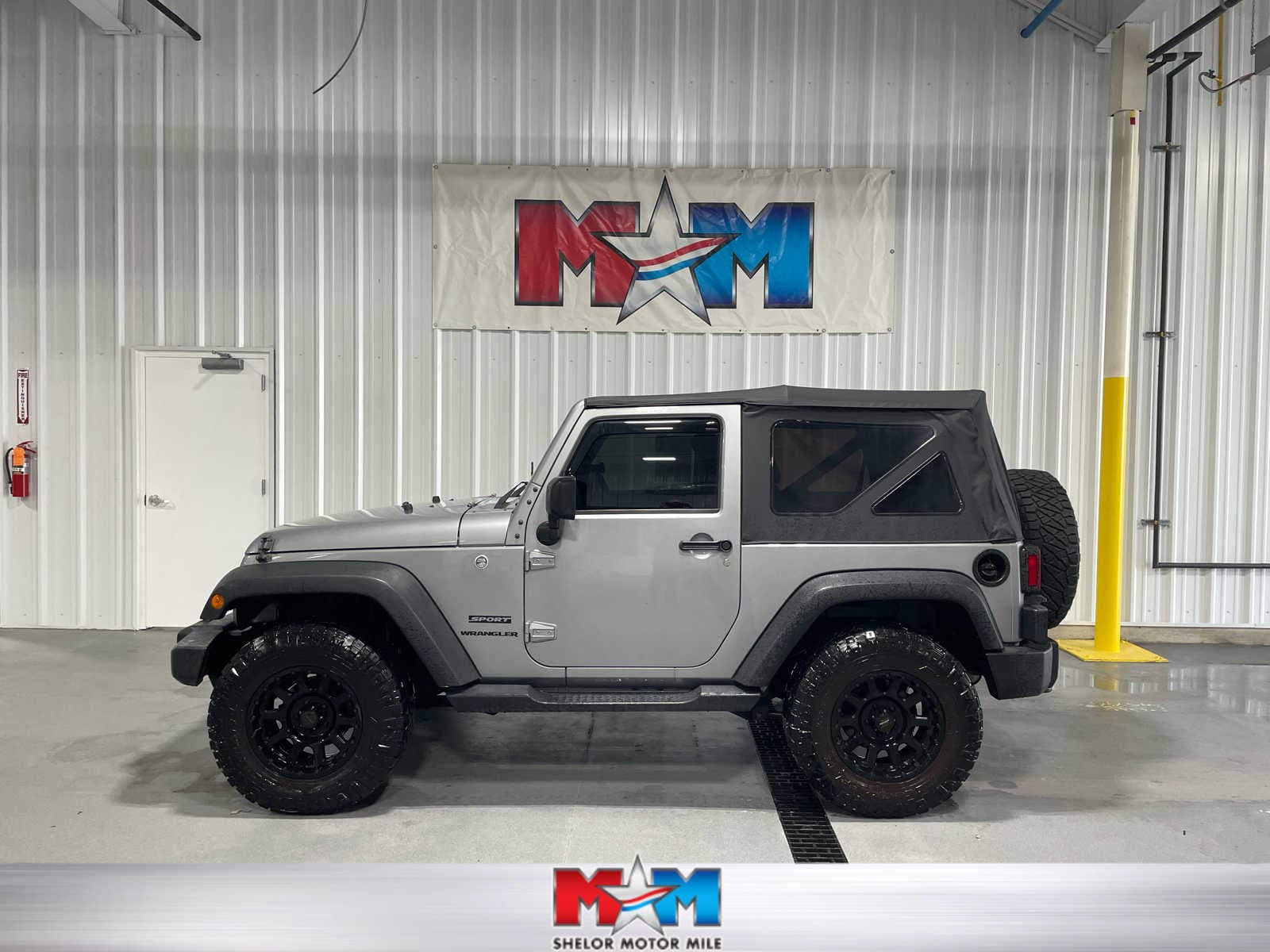 2016 Jeep Wrangler Sport — photo 1 of 8