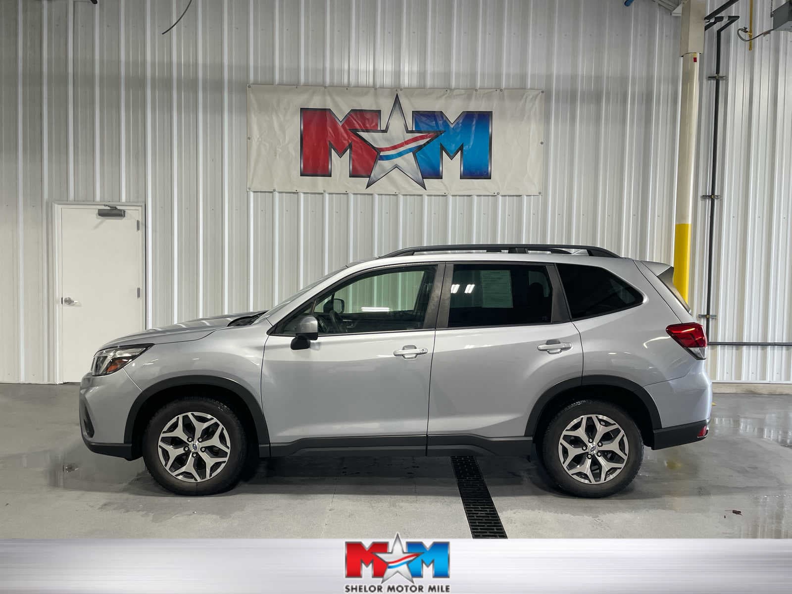 2021 Subaru Forester Premium — photo 1 of 8