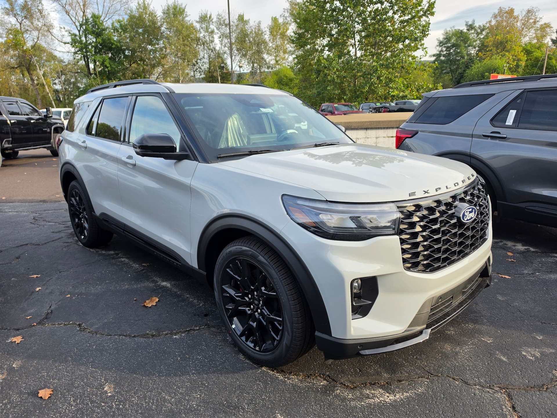 2027 Ford Explorer ST — photo 1 of 11