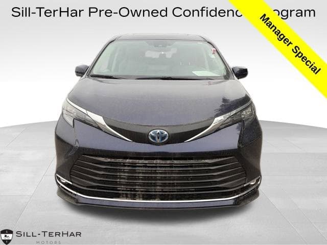 2024 Toyota Sienna XLE — photo 1 of 15