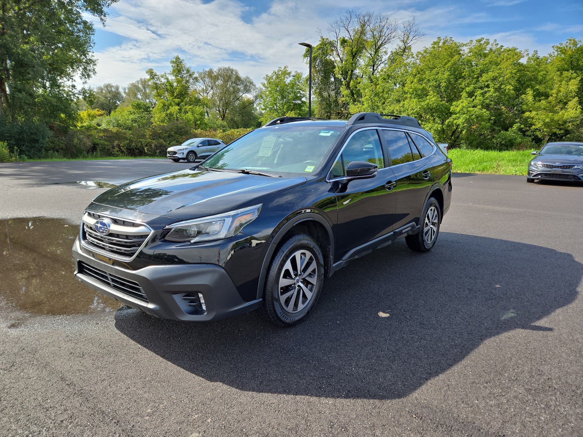2022 Subaru Outback Premium — photo 1 of 26