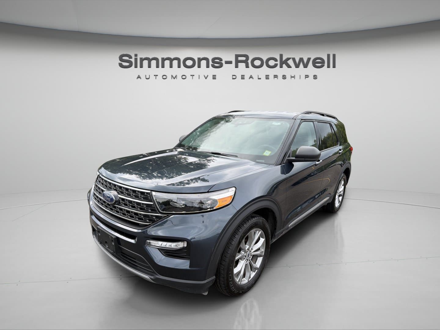 2023 Ford Explorer XLT — photo 1 of 25
