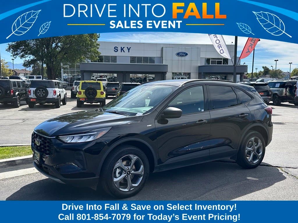 2025 Ford Escape ST-Line — photo 1 of 35