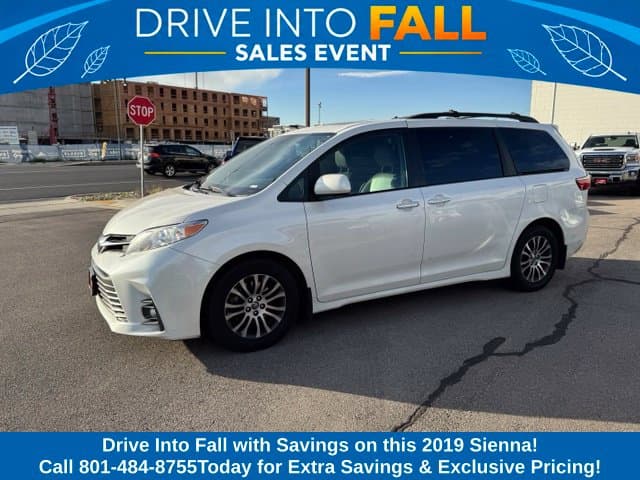 2019 Toyota Sienna XLE Premium — photo 1 of 8