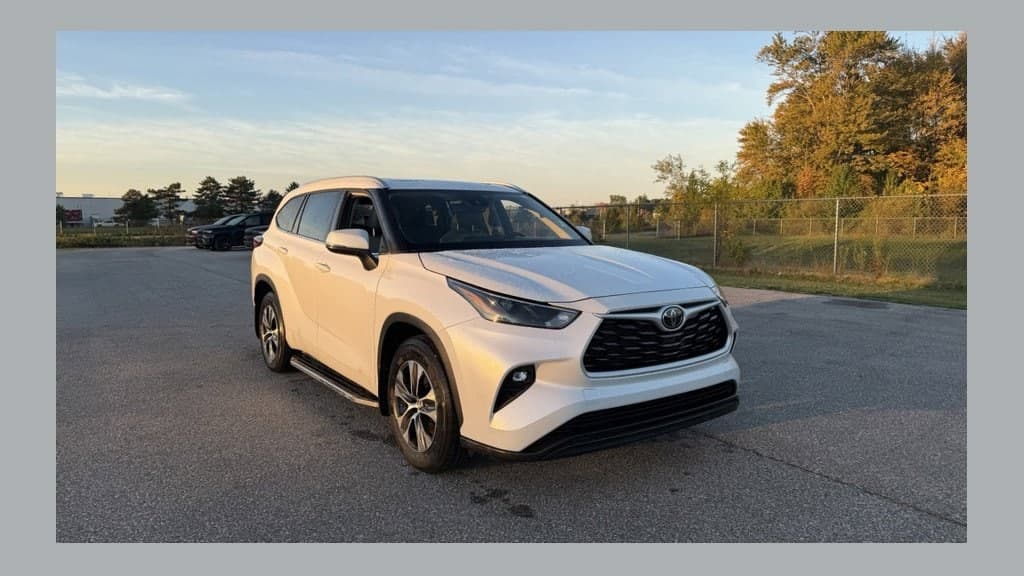 2022 Toyota Highlander XLE — photo 1 of 18