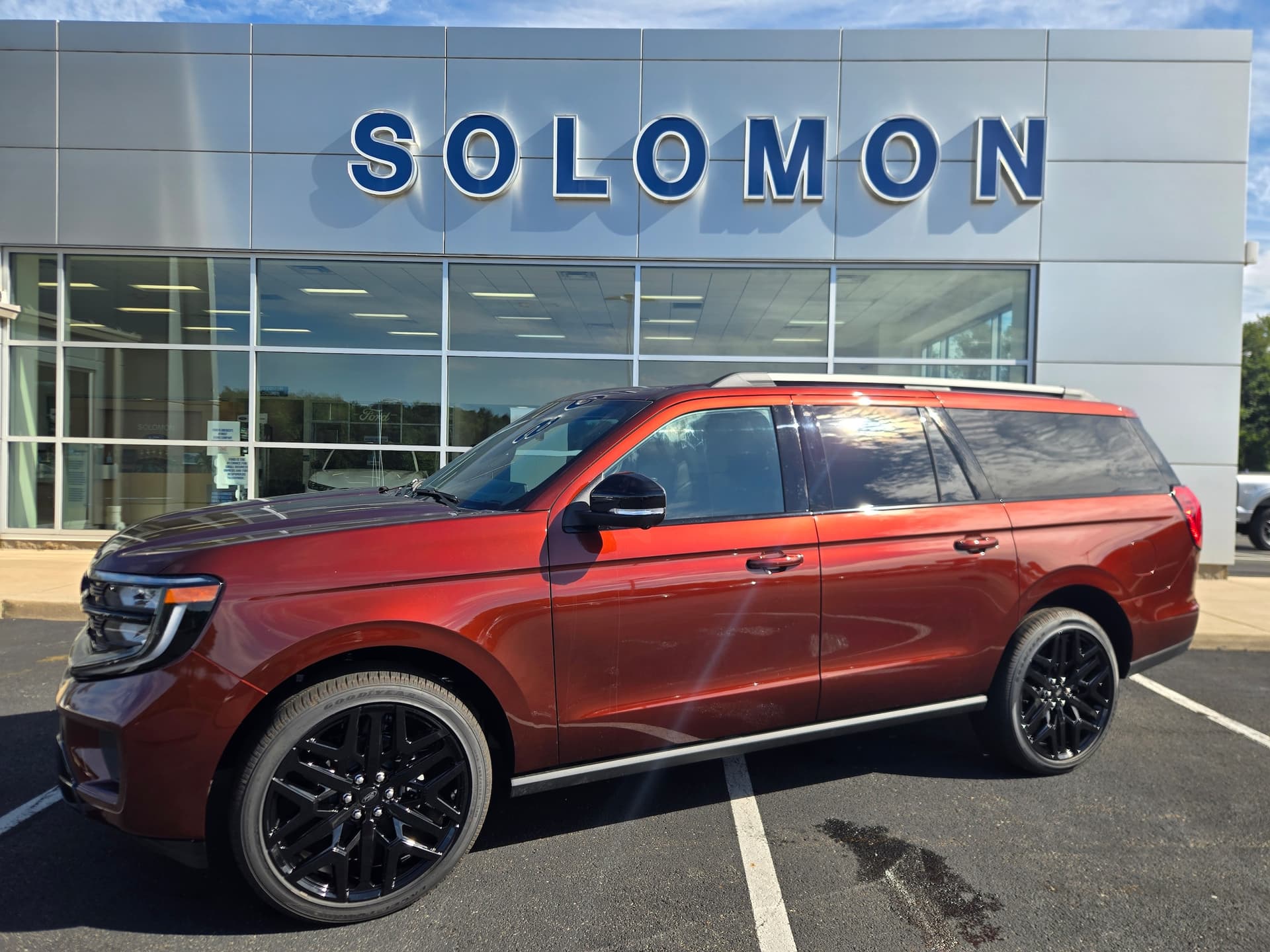 2027 Ford Expedition Max Platinum — photo 1 of 28