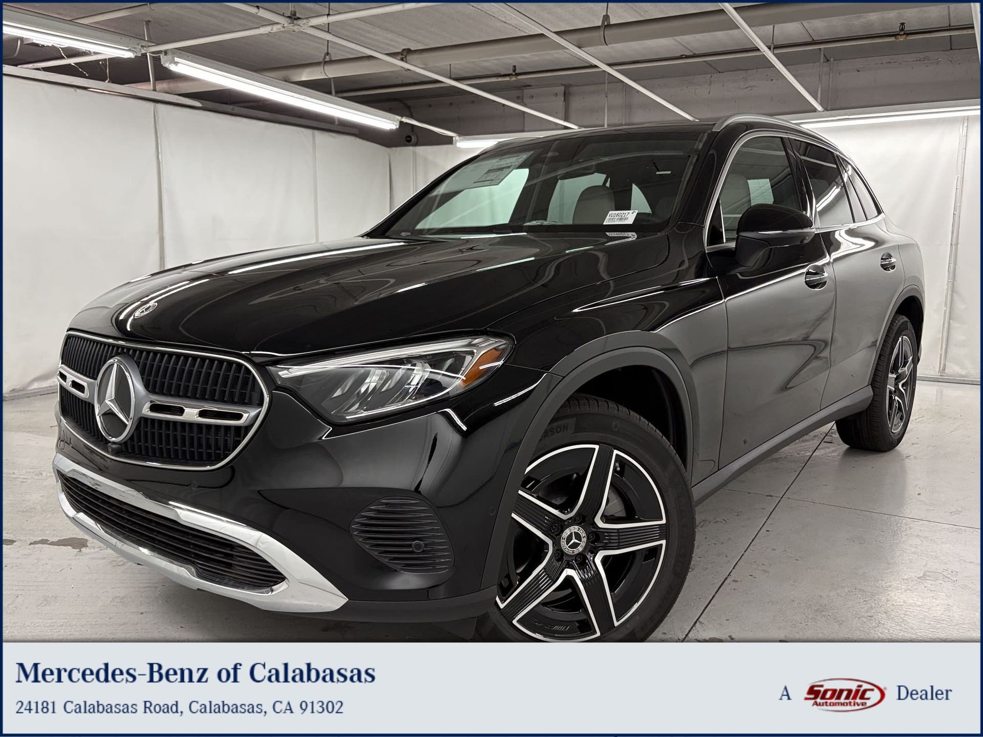 2027 Mercedes-Benz GLC GLC 300 — photo 1 of 32