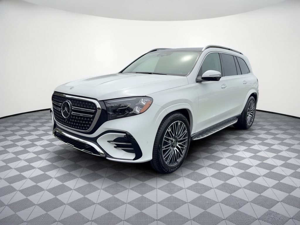 2027 Mercedes-Benz GLS Base — photo 1 of 33
