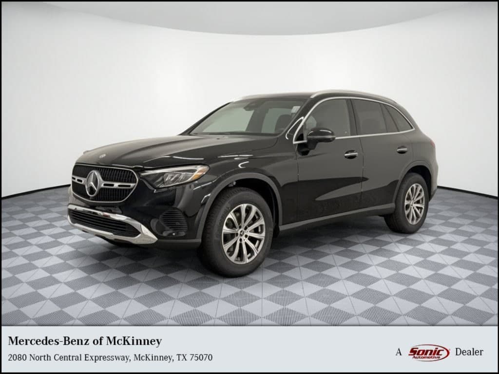 2027 Mercedes-Benz GLC GLC 300 — photo 1 of 32