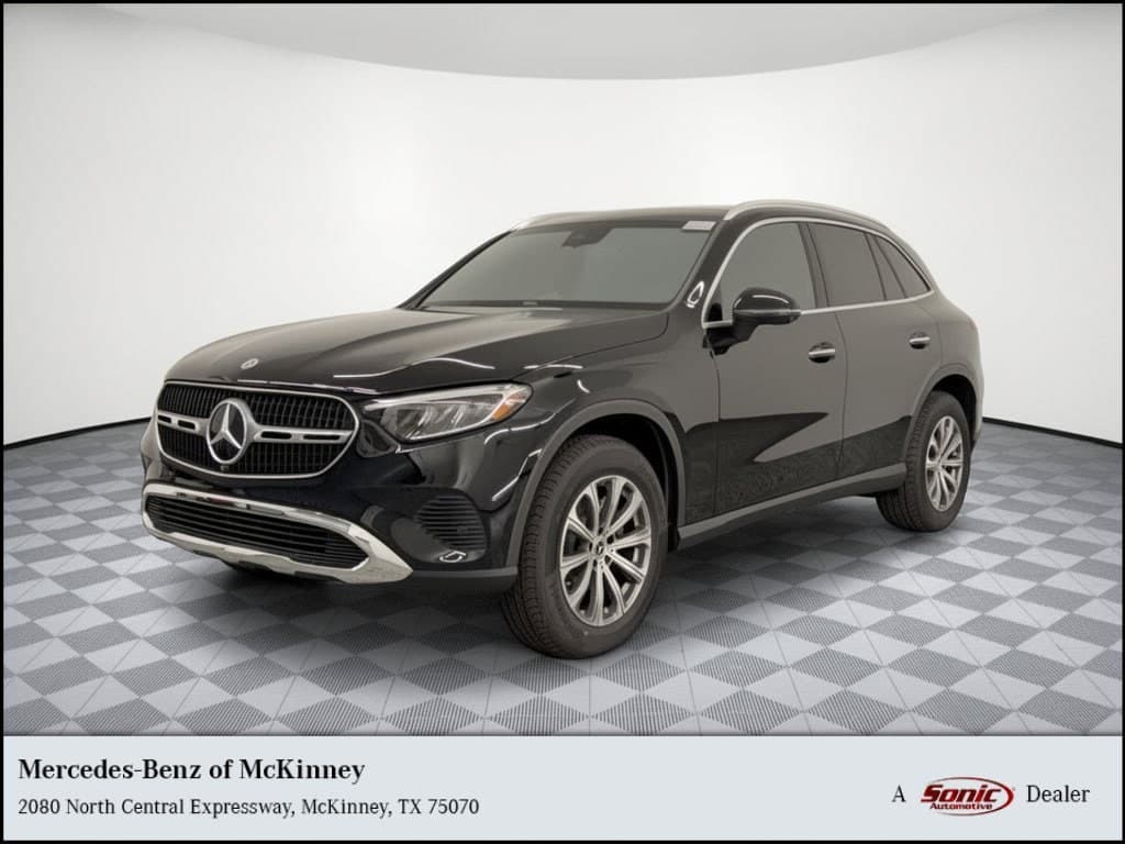 2027 Mercedes-Benz GLC GLC 300 — photo 1 of 32