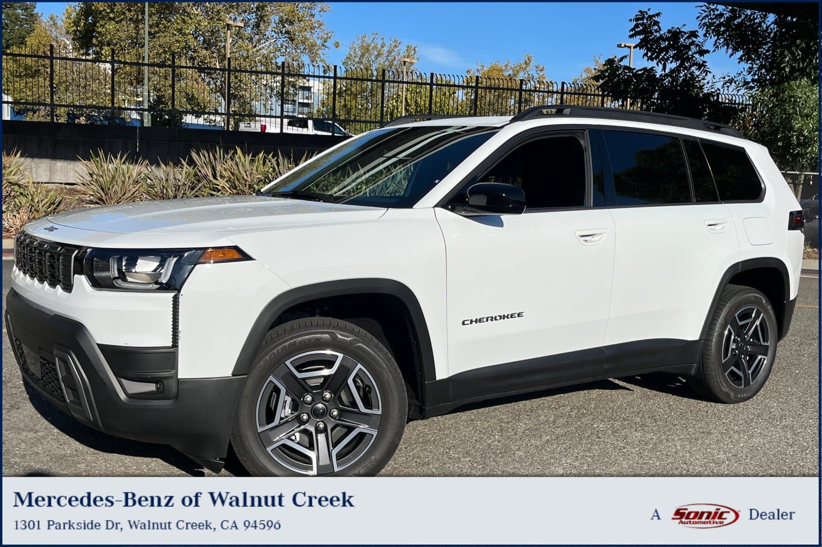 2026 Jeep Cherokee Laredo — photo 1 of 25