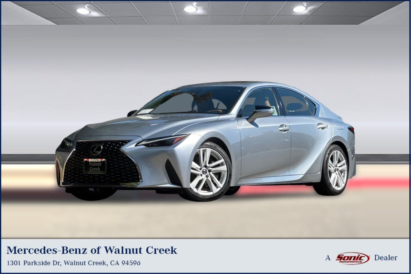 2021 Lexus IS Base — photo 1 of 34