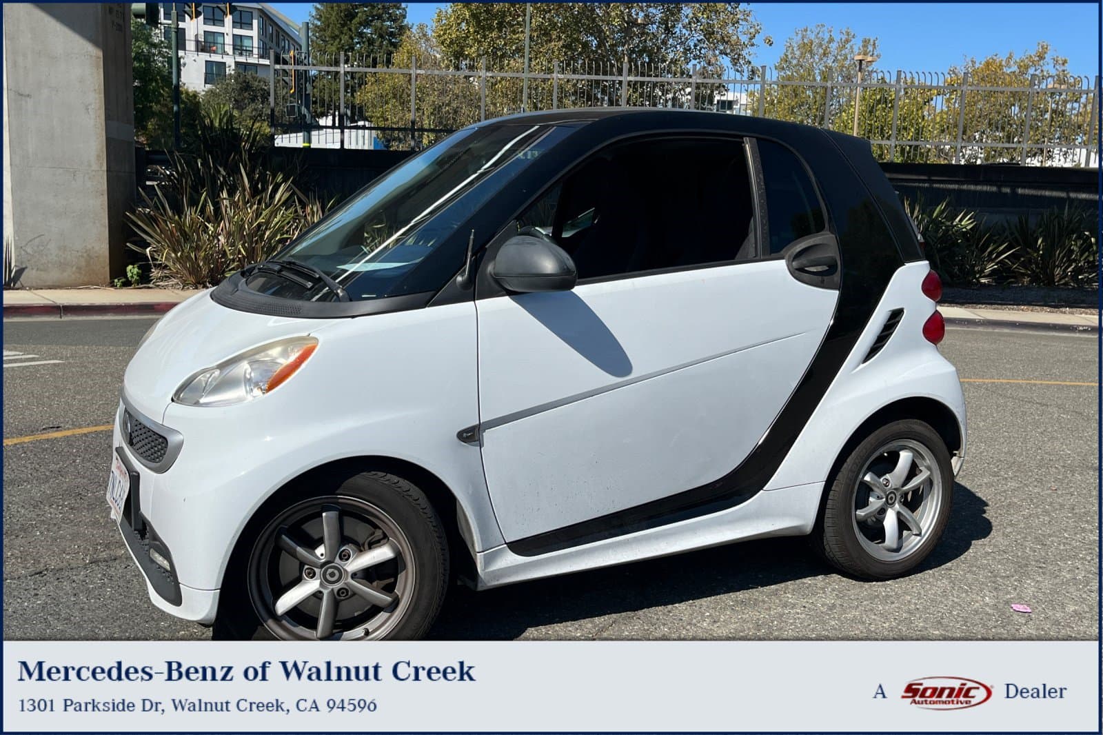2015 Smart fortwo Passion — photo 1 of 25