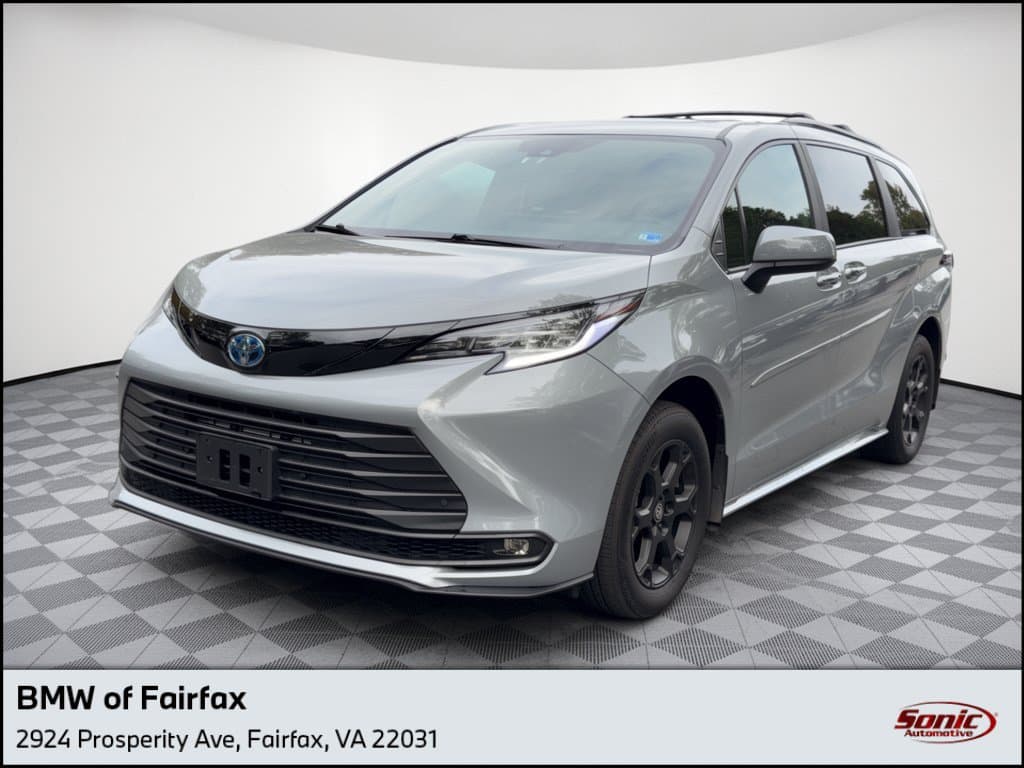 2025 Toyota Sienna Woodland Edition — photo 1 of 31