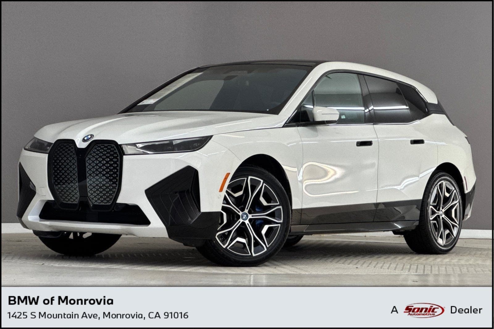 2024 BMW iX xDrive50 — photo 1 of 37