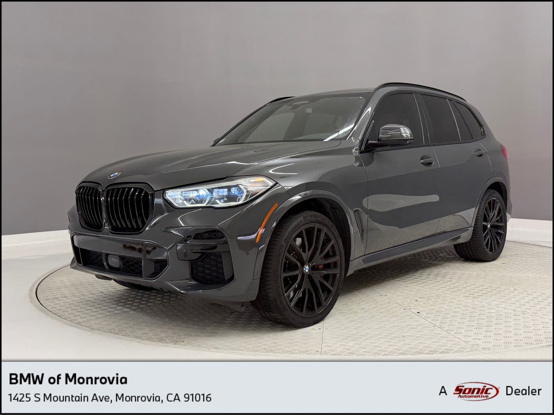 2022 BMW X5 M50i — photo 1 of 12