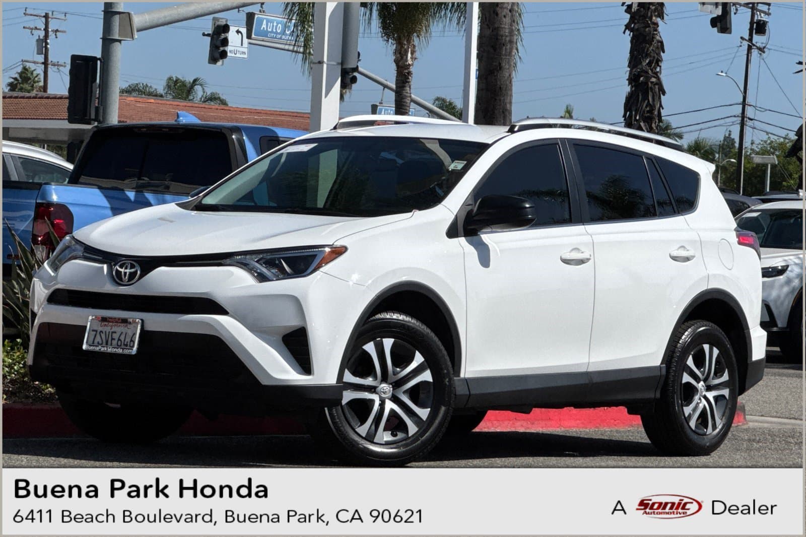 2016 Toyota RAV4 LE — photo 1 of 33