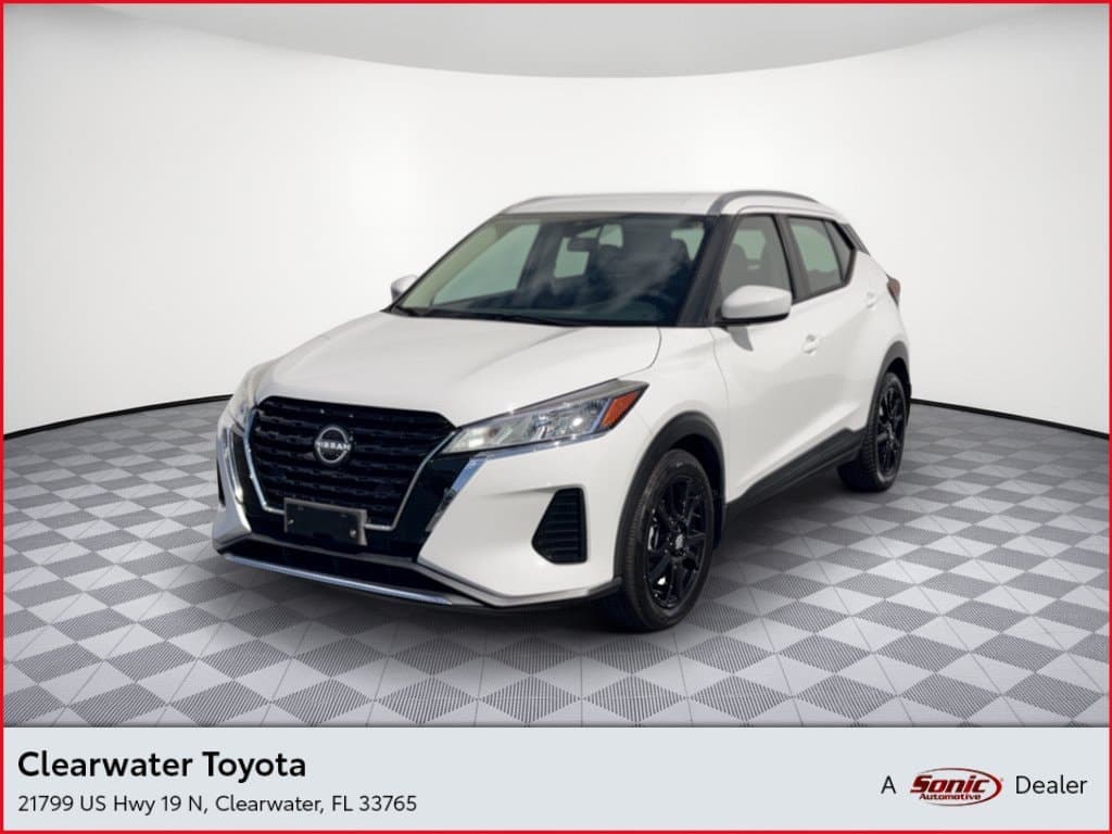 2023 Nissan Kicks SV — photo 1 of 32