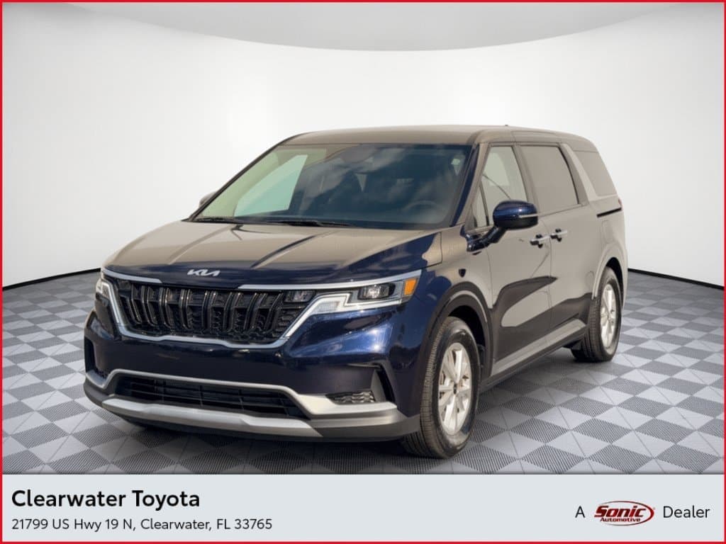 2024 Kia Carnival LX — photo 1 of 32