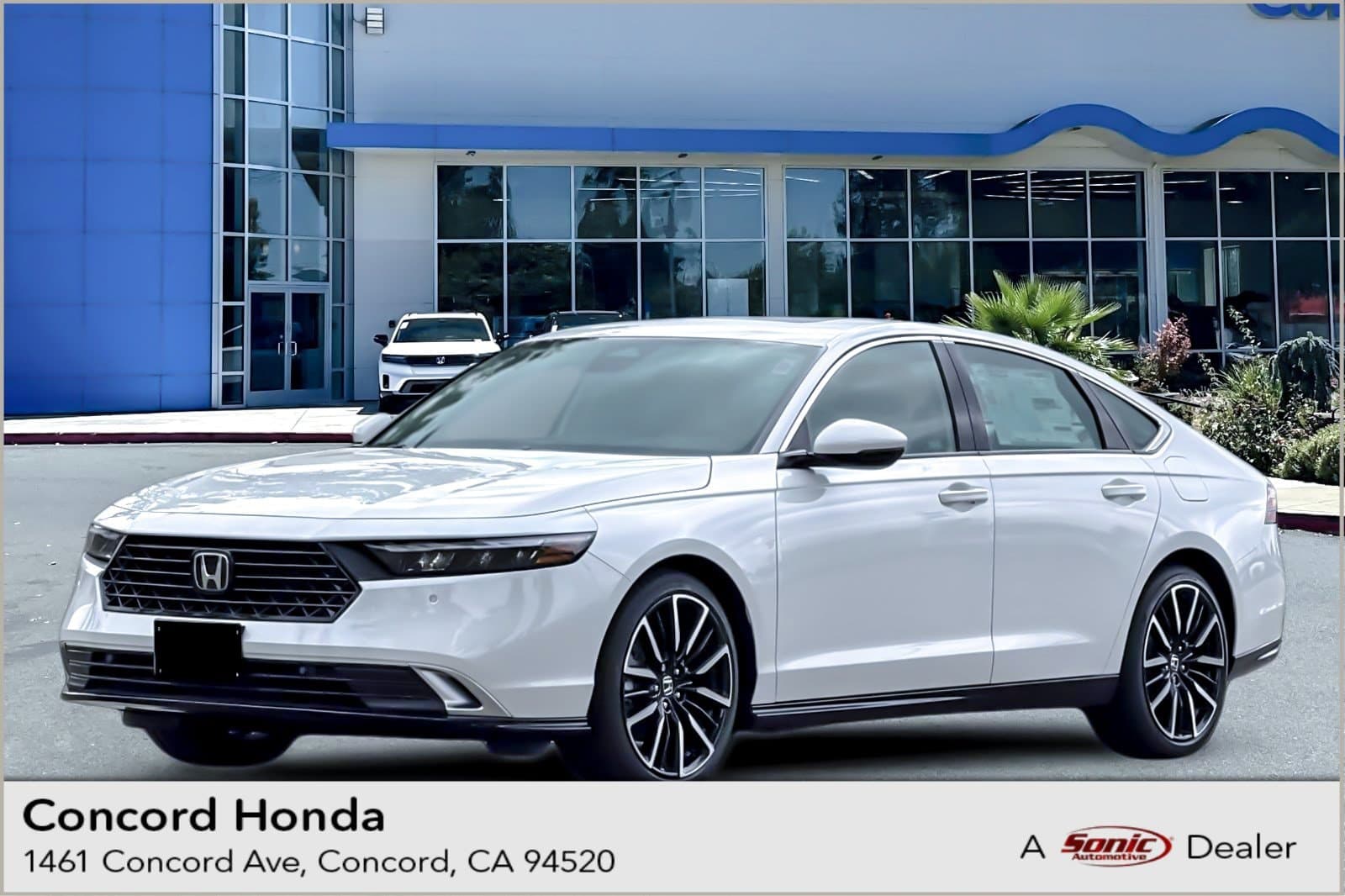 2026 Honda Accord Hybrid Touring — photo 1 of 33