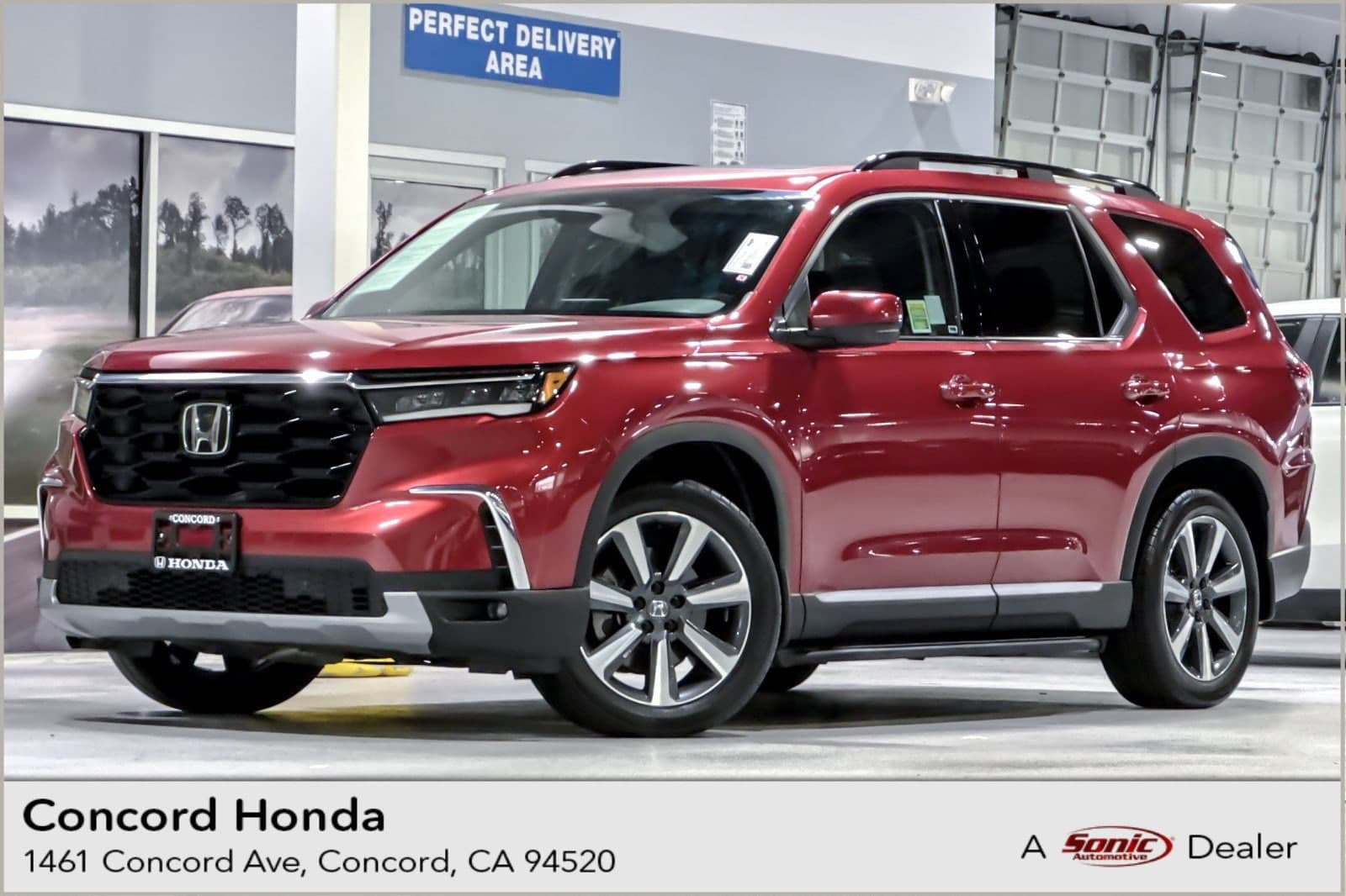 2025 Honda Pilot Touring — photo 1 of 37