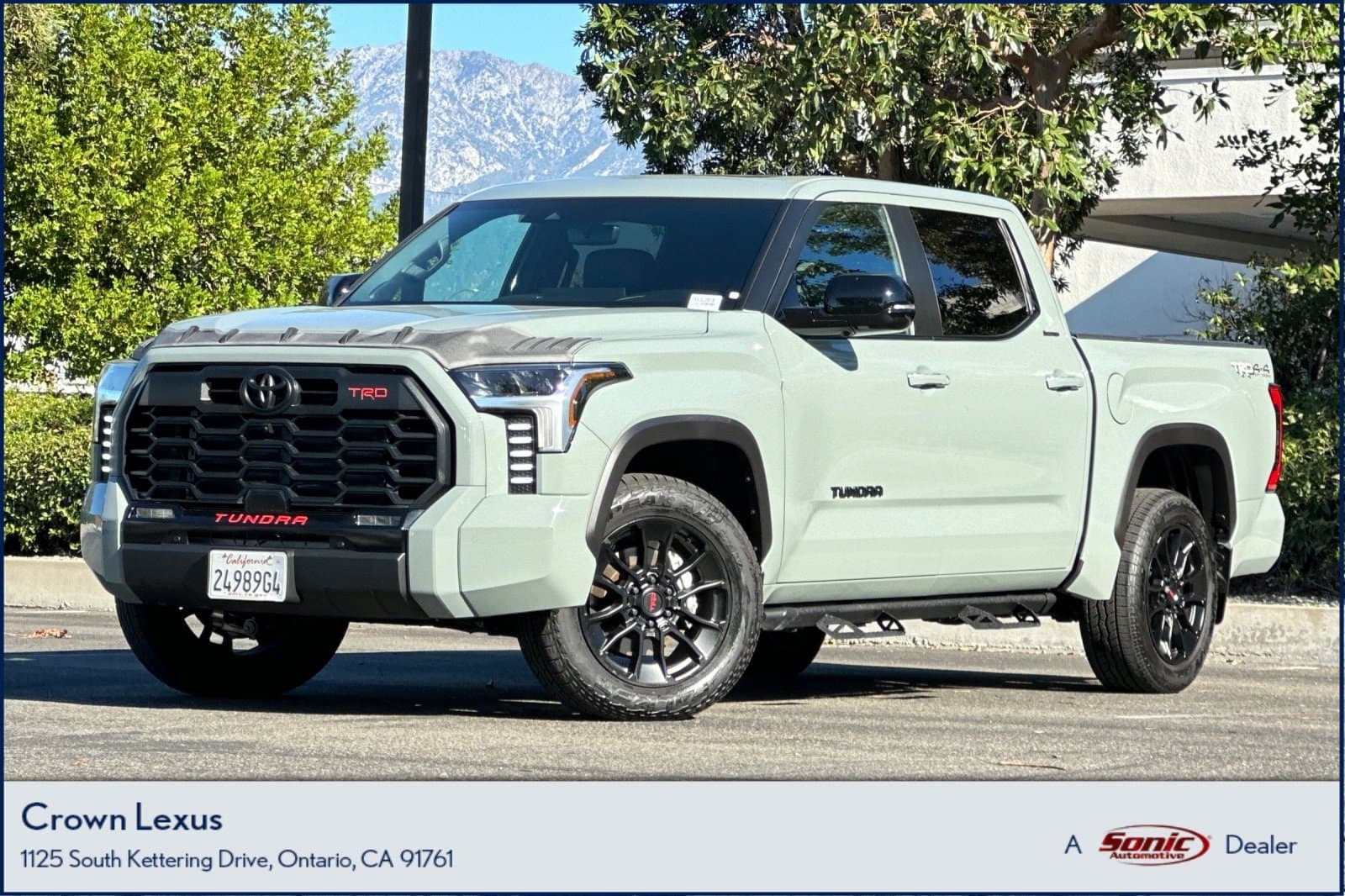 2025 Toyota Tundra 4WD Limited — photo 1 of 33