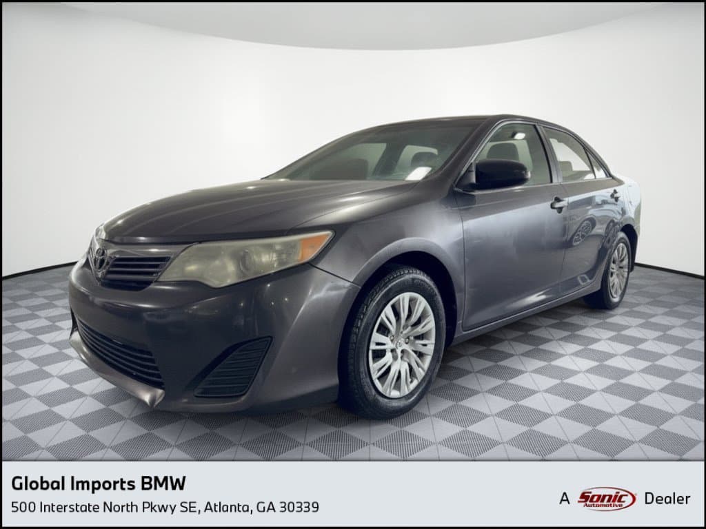 2013 Toyota Camry L — photo 1 of 10