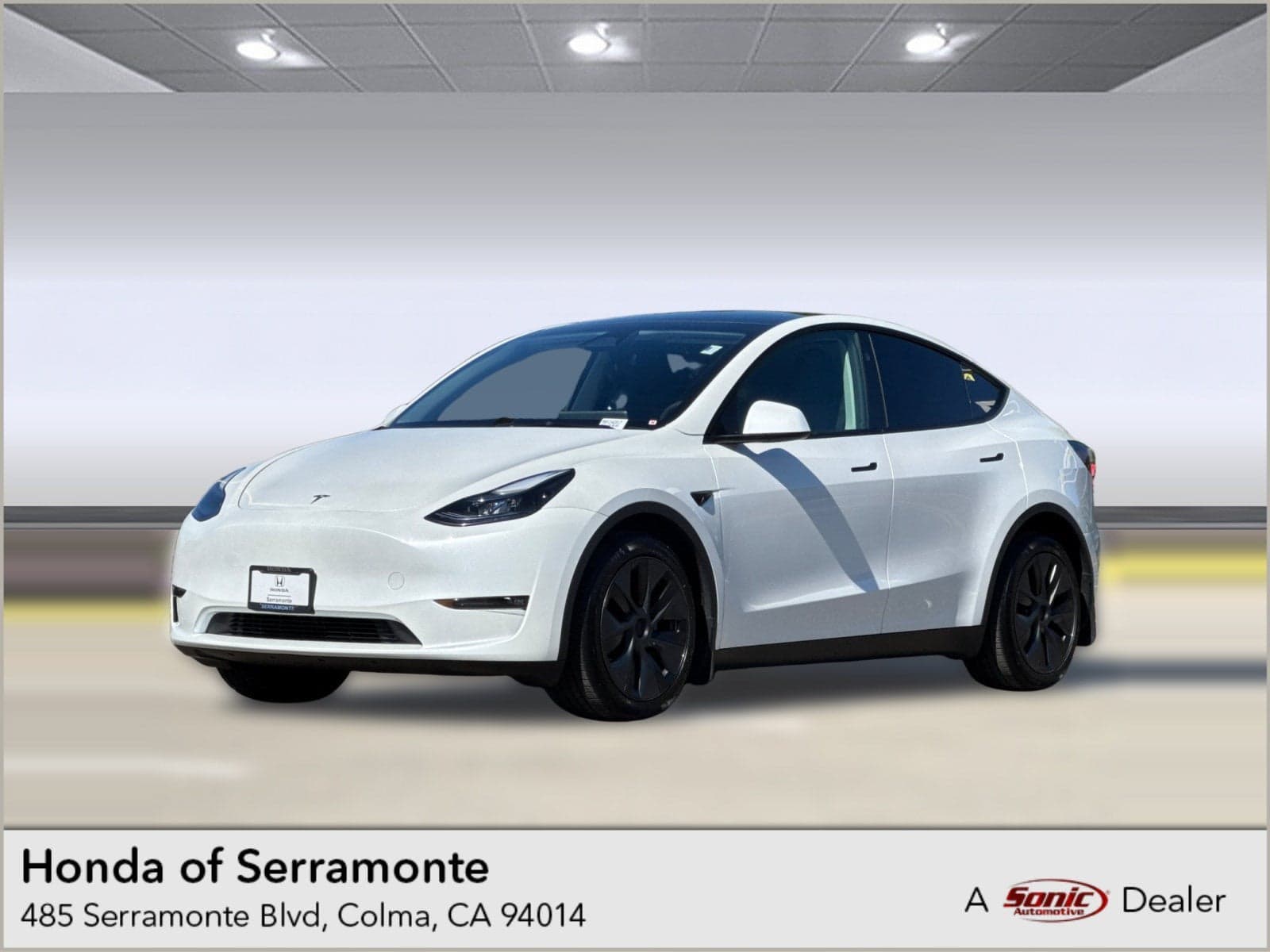 2025 Tesla Model Y Long Range — photo 1 of 35