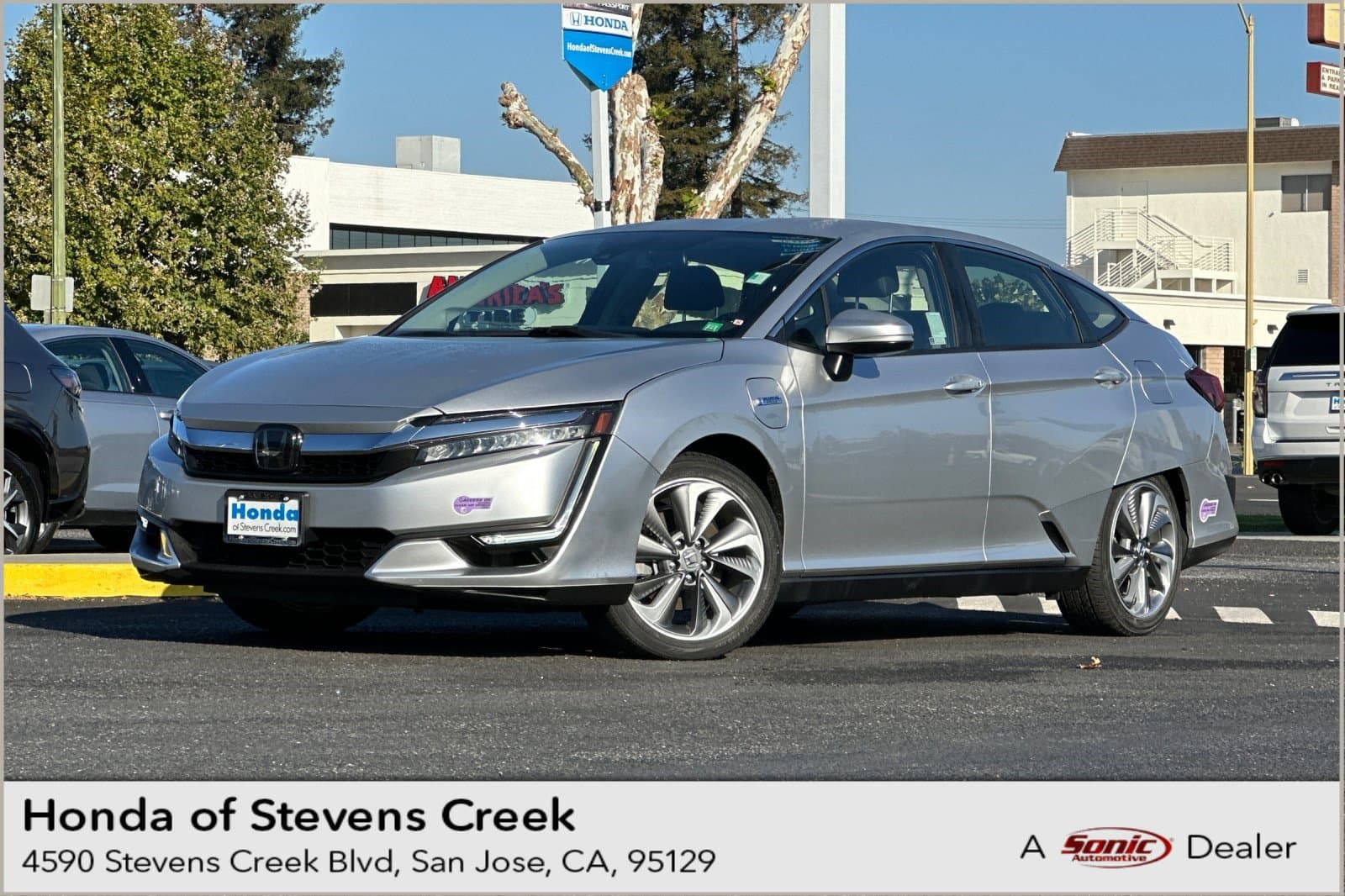 2018 Honda Clarity Plug-In Hybrid Touring — photo 1 of 34