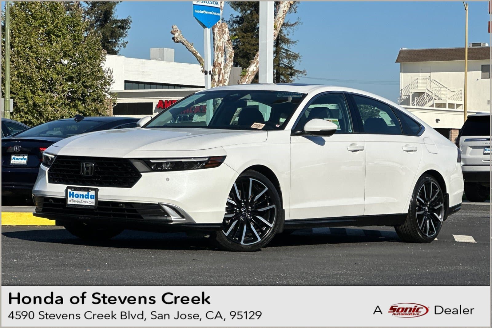 2025 Honda Accord Hybrid Touring — photo 1 of 34