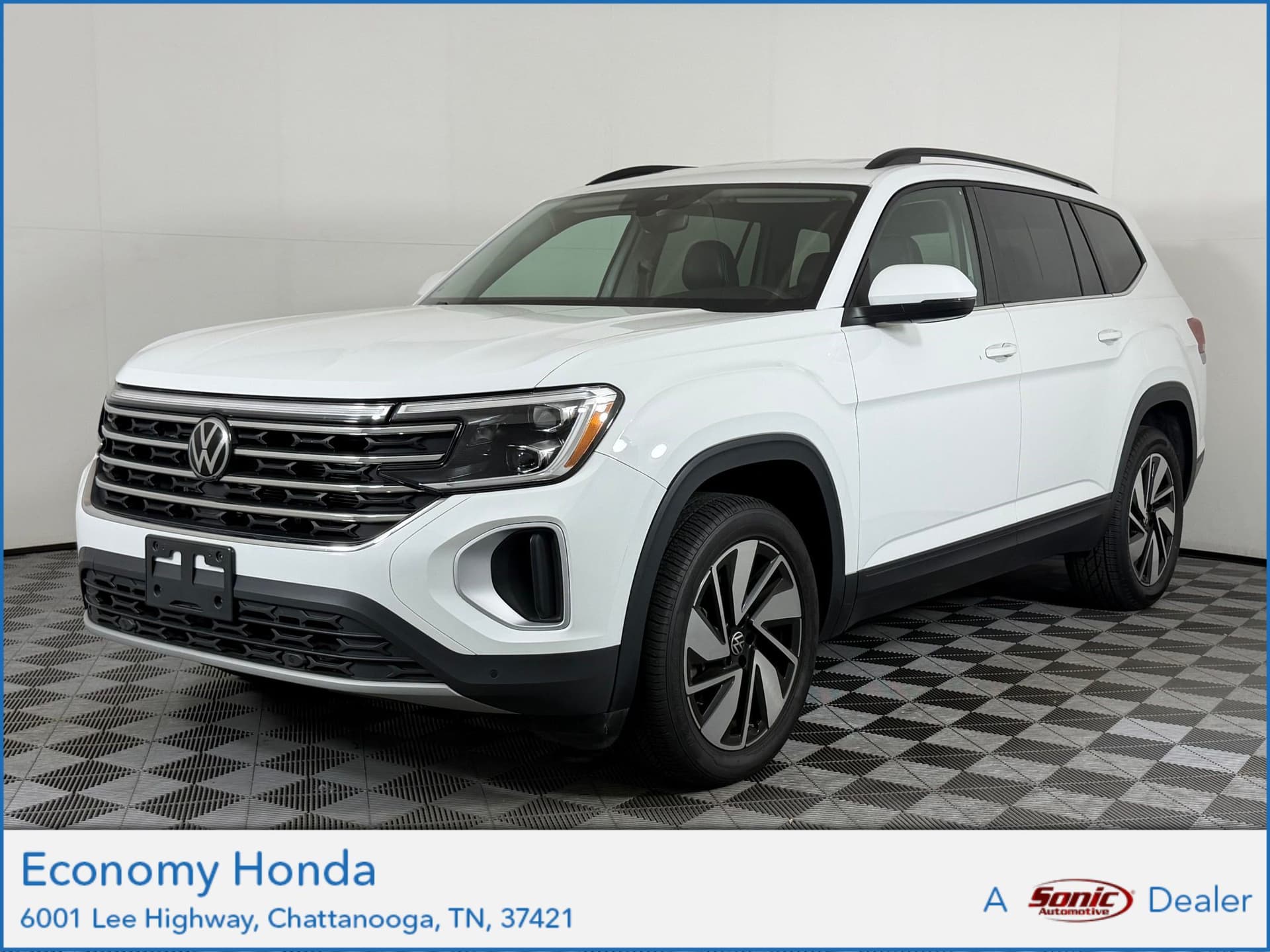 2024 Volkswagen Atlas 2.0T SE w/Technology — photo 1 of 30