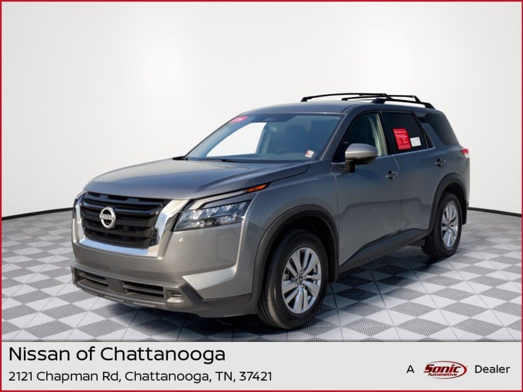 2025 Nissan Pathfinder SV — photo 1 of 35