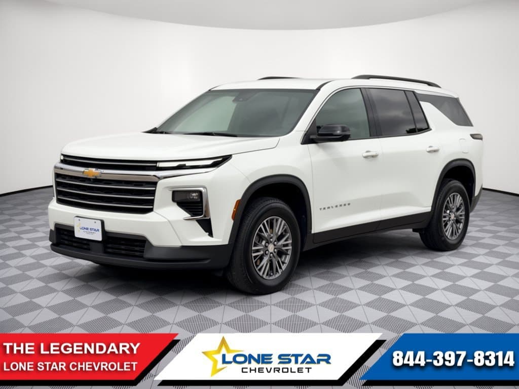 2024 Chevrolet Traverse FWD LT — photo 1 of 31