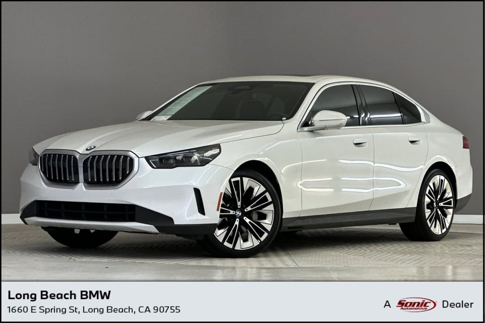 2024 BMW 5 Series 530i — photo 1 of 35