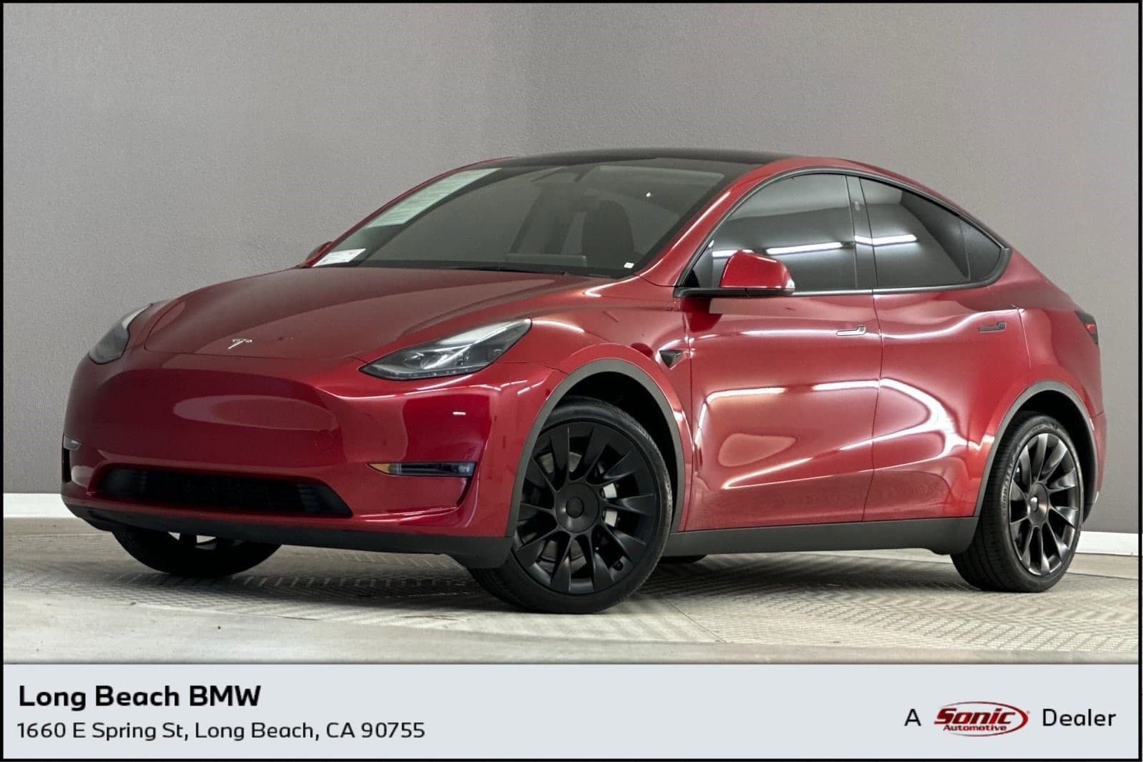 2024 Tesla Model Y Long Range — photo 1 of 35