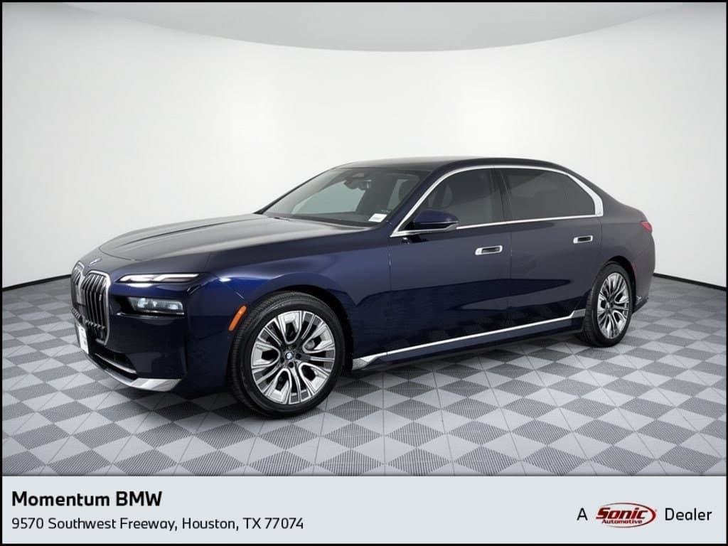 2023 BMW i7 xDrive60 — photo 1 of 31