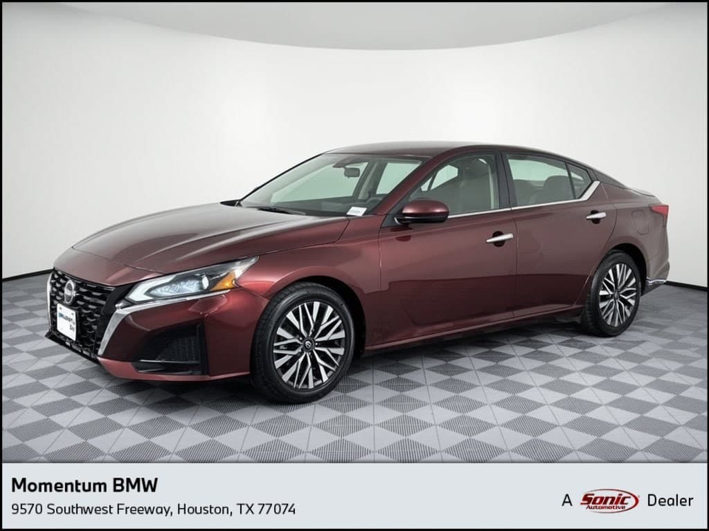 2023 Nissan Altima 2.5 SV — photo 1 of 31