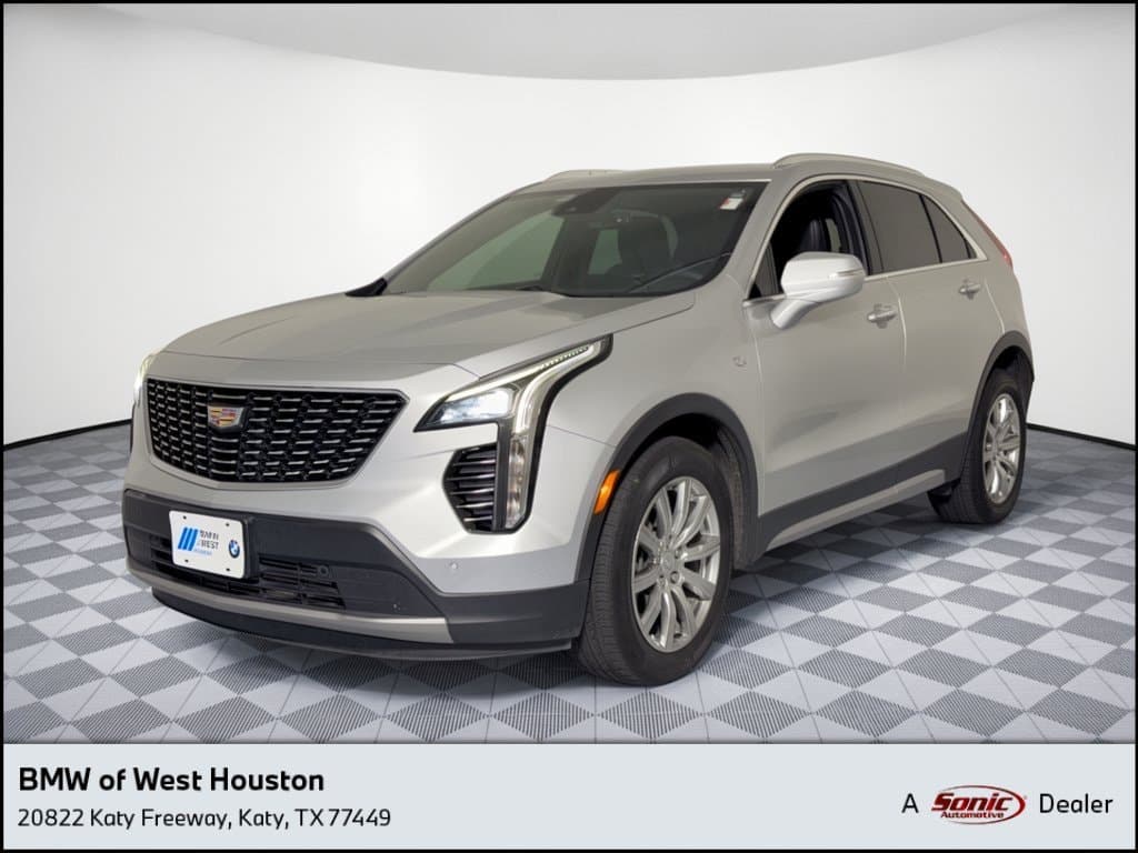 2022 Cadillac XT4 Base — photo 1 of 30