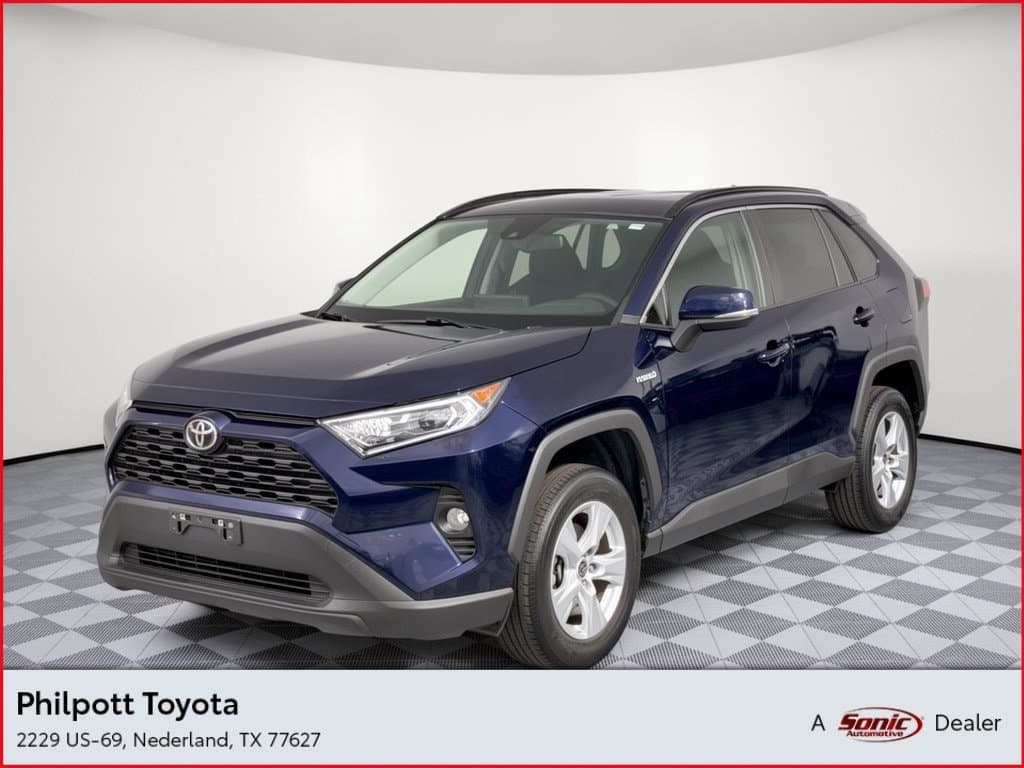 2021 Toyota RAV4 Base — photo 1 of 31