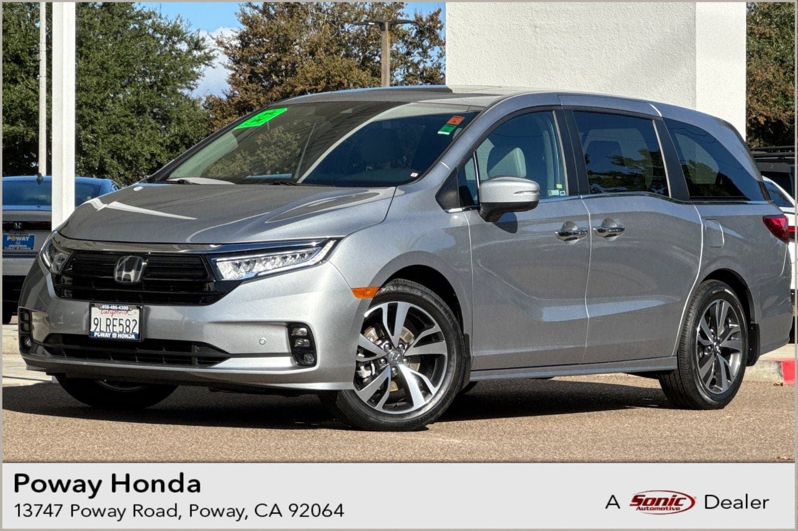 2024 Honda Odyssey Touring — photo 1 of 36